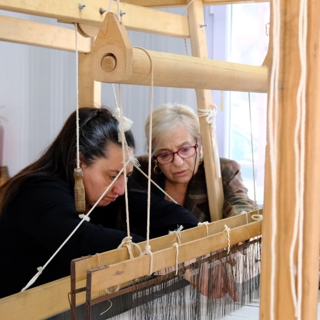 Antakya Belediyesi'nin açtığı ipek el dokumacılığı kursu ilgi görüyor