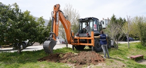 Bilecik Belediyesine hibe edilen kepçe ilk kez okulda kullanıldı