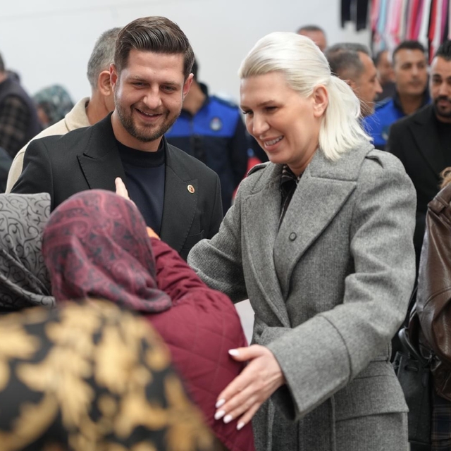 Başkan Subaşı, kapalı pazar esnafı ve vatandaşlarla buluştu