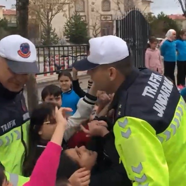 Erzincan'da öğrencilere trafik farkındalık eğitimi