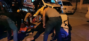 Üniversite öğrencisi, evinin önünde sırtından bıçaklandı