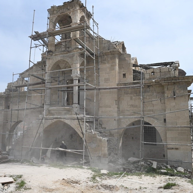 Tarihi Aya Yorgi Kilisesi kütüphane ve endemik bitkiler araştırma merkezine...