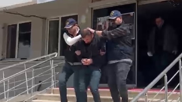 İzmir'de 10 ayrı suçtan aranan firari hükümlü operasyonla yakalandı