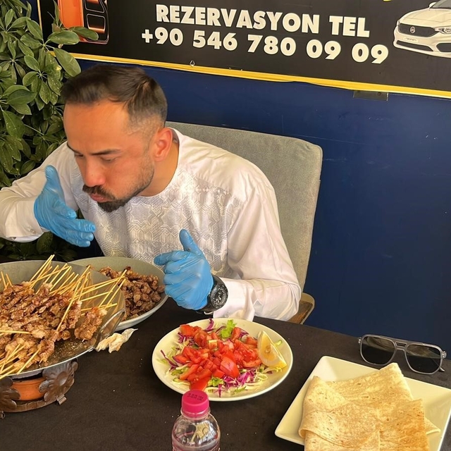 63 kilogram olarak başladığı ve 80 dakika süren  yarışma sonunda  70 kilogr...