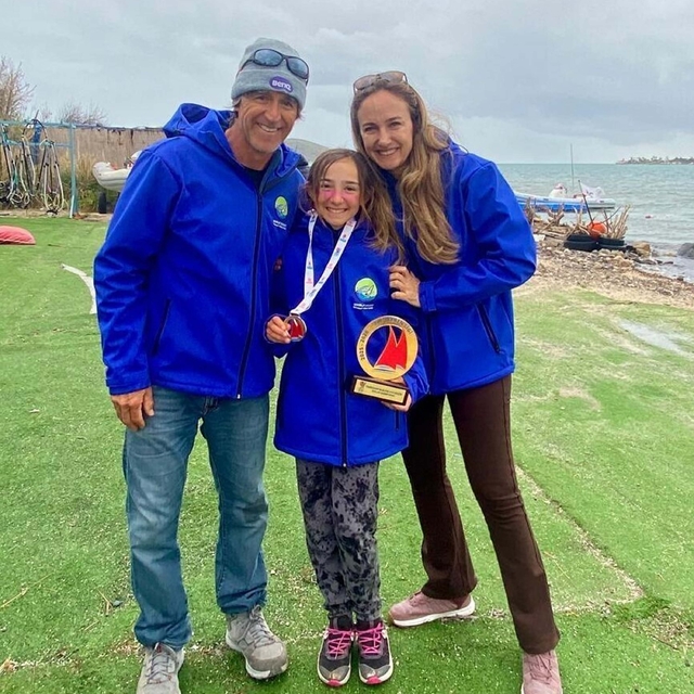 Çağla Kubat sörfte ailece şampiyon