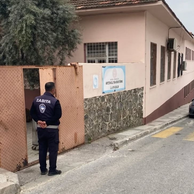 Türkiye'ye örnek olacak uygulama sürüyor: "Zabıta ekiplerinin okul nöbeti"...