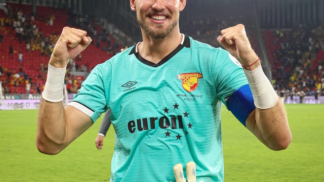 Göztepe'de Lis'e Lech Poznan kancası