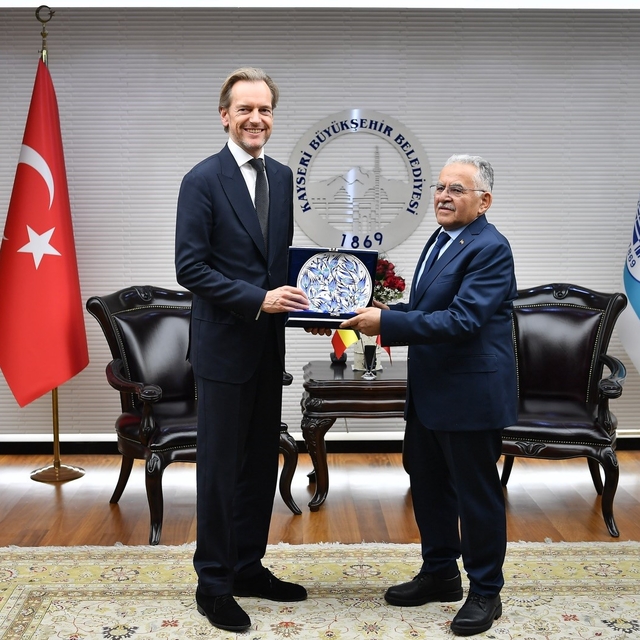 Belçika büyükelçini ağırlayan Büyükkılıç'tan AB vurgusu
Kayseri Büyükşehir...
