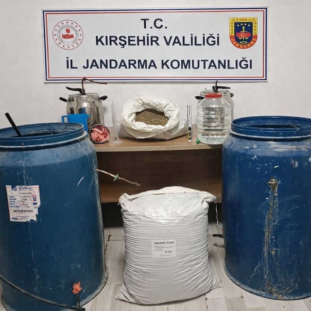 Kırşehir'de kaçak alkol üretimi yapan kişiye operasyon