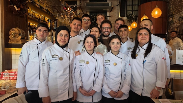 Genç aşçıların mutfak heyecanına ünlü şef Danilo Zanna ortak oldu