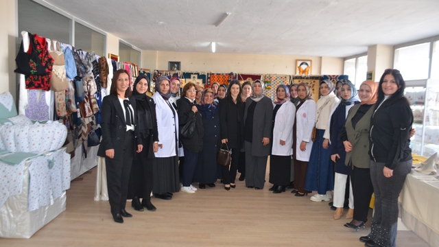 Bulanık'ta kadınların el emeği göz nuru görücüye çıktı