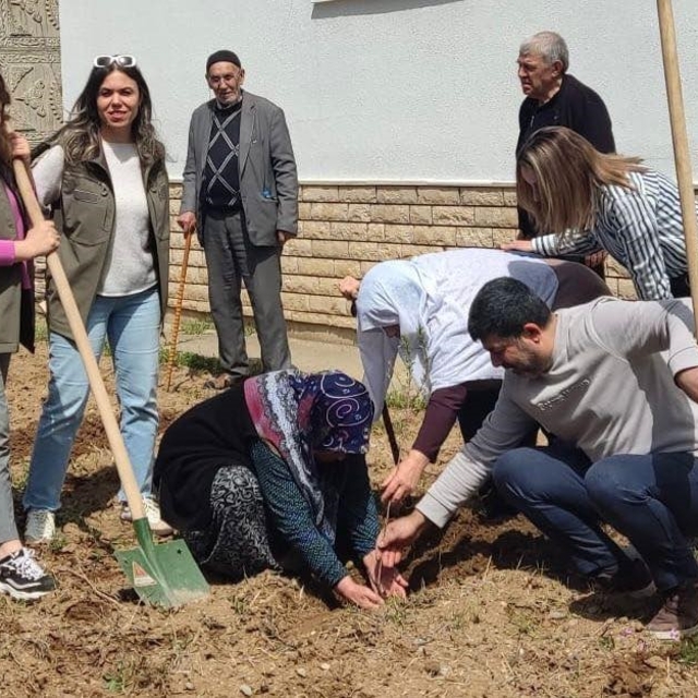 Elazığ'da  fidan dikme etkinliği