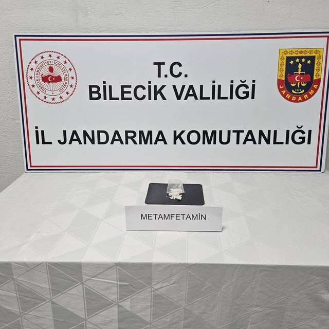 Bilecik'te üzerinde uyuşturucu bulunan zanlı yakalandı