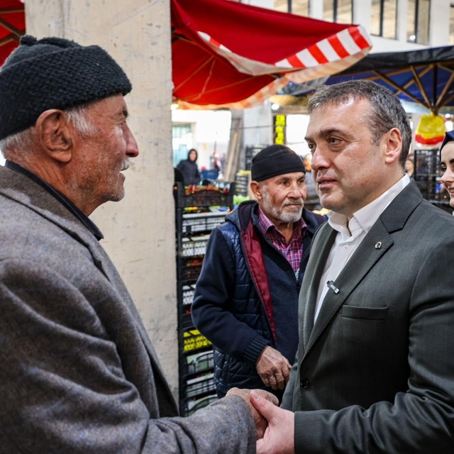 Vali Sözer esnaf ve vatandaşla buluştu