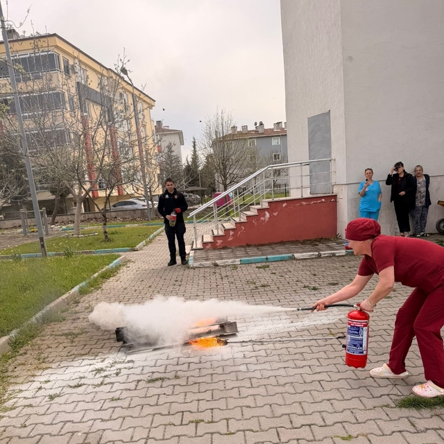 Huzurevinde yangın tatbikatı