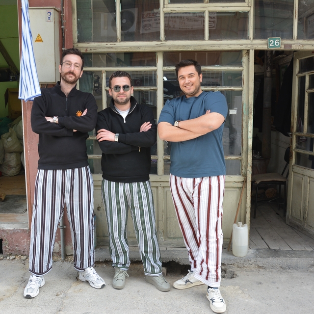 Pijamaları giyip geçmişe yolculuk yaptılar
Manisa'da 60 yıllık emektar terz...