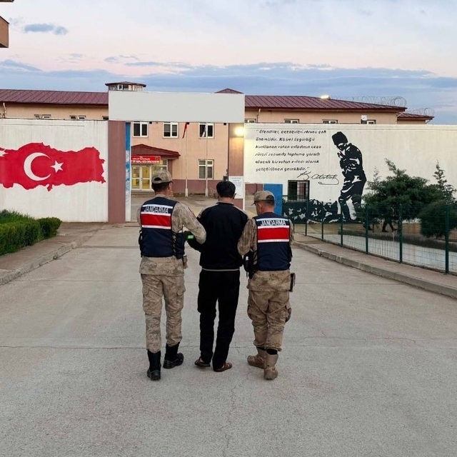 Hırsızlık suçundan 26 yıl kesinleşmiş cezayla aranan şahıs yakalandı