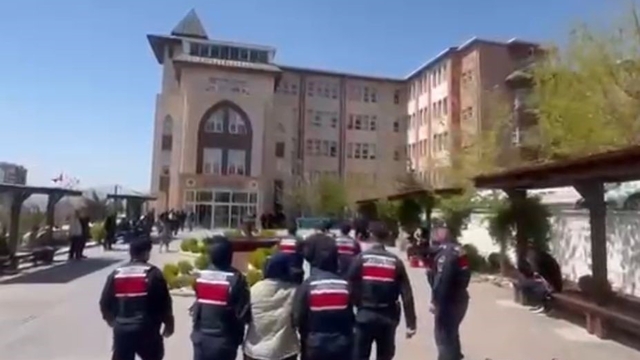 Karısını tabanca ile öldüren koca tutuklandı