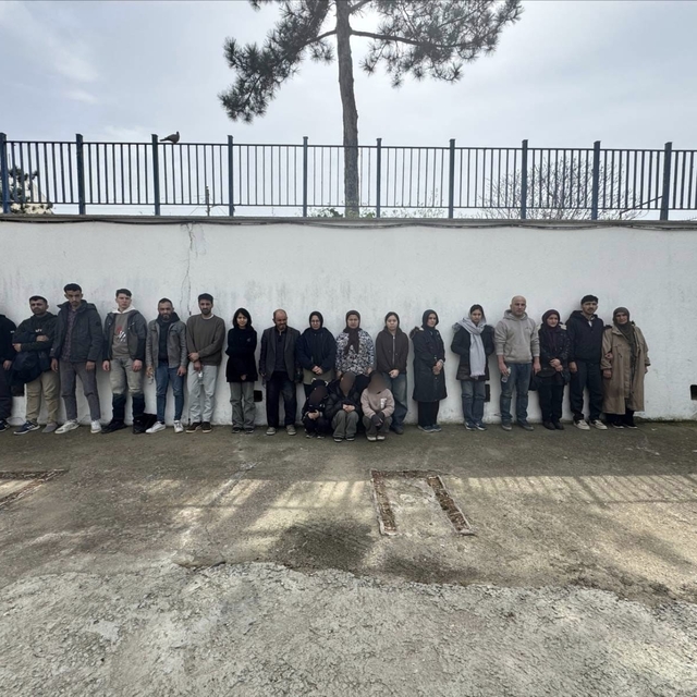 Edirne'de 31 düzensiz göçmen yakalandı, 3 şüpheli gözaltına alındı