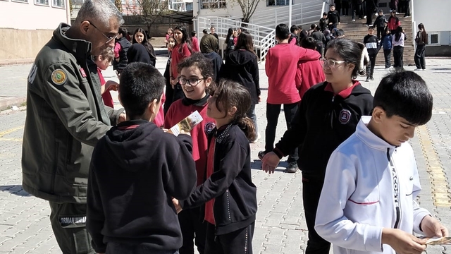 Elazığ'da öğrencilere orman yangını ile mücadele çalışması