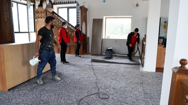 Akçaova TOKİ Camisinde eksikler gideriliyor, ibadete açılış yakın