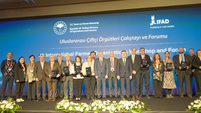 Bakan Yumaklı'dan zirai don açıklaması: "Geneli itibarıyla bir zirai don hadisesi yaşanmadı"
"Türkiye bu süreçte hamd olsun, gıda arz güvenliğiyle ilgili hiçbir sıkıntı yaşamamıştır, yaşamayacaktır"
"İran ve Amerika Birleşik Devletleri, İsrail çatışması, enerji ve gübre maliyetlerinde çok önemli bir maliyet baskısını tarımsal üretimin üzerine getirmiş durumda"
"Toplam 930 milyar liralık finansmanı sektöre sağlamış durumdayız"