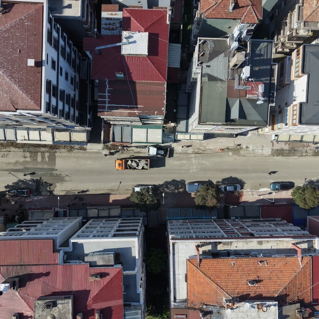 İstiklal Caddesi'nde asfalt ve kaldırım çalışmalarına başlandı