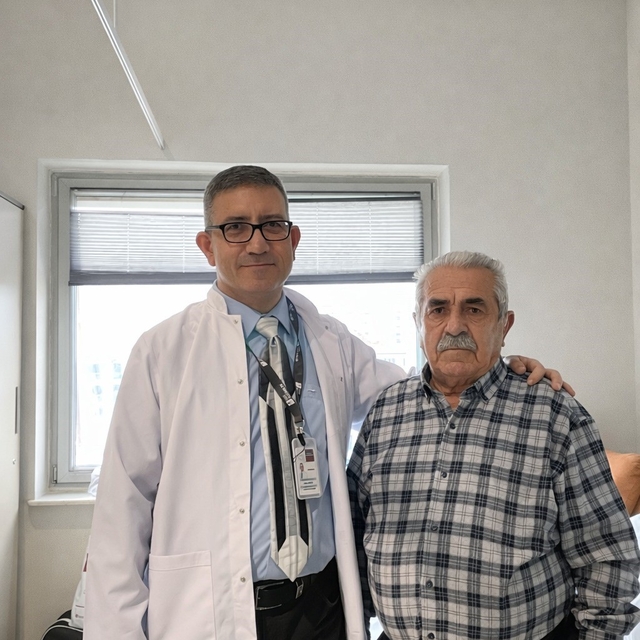 Şah damarındaki darlığa Karotis stent müdahalesi
Doç. Dr. Hakan Göçer:
"Kat...