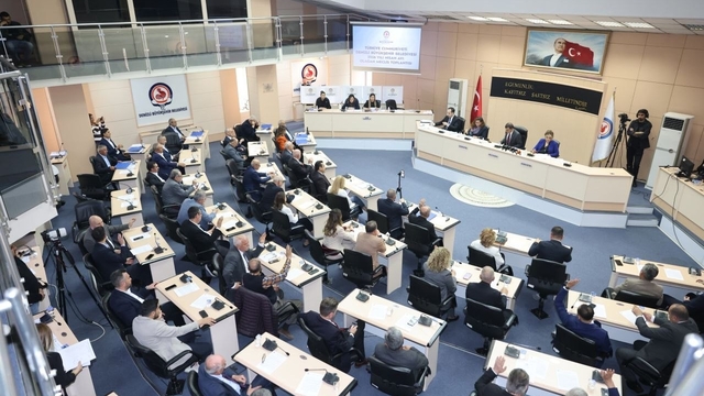 Denizli Büyükşehir'in 2025 faaliyet raporu meclisten geçti
Sosyal destek ve üretim projeleri 2025'e damga vurdu
Başkan Çavuşoğlu: "Borçlanmadan, öz kaynaklarımızla hizmet üretiyoruz"