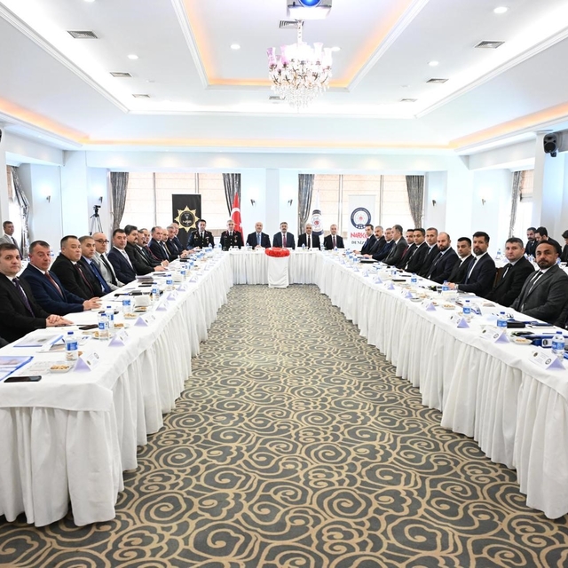 Denizli'de bölgesel narkotik zirvesi toplantısı gerçekleşti
Narkotik Suçlar...