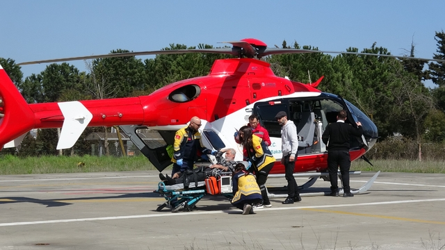 Kalp krizi geçiren hasta için ambulans helikopter zamanla yarıştı