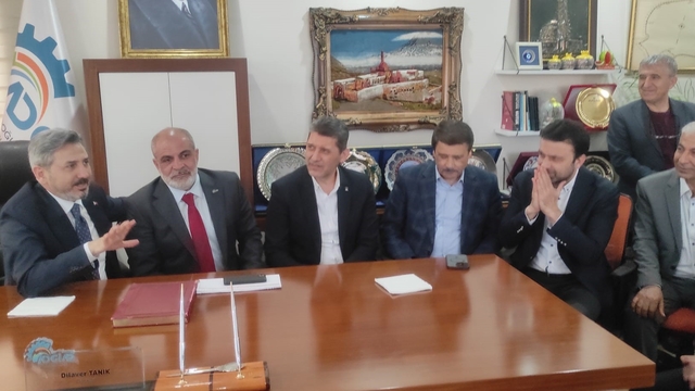 Bakan Yardımcısı Ahmet Aydın Doğu ve Güneydoğu İş Adamları ile bir araya geldi