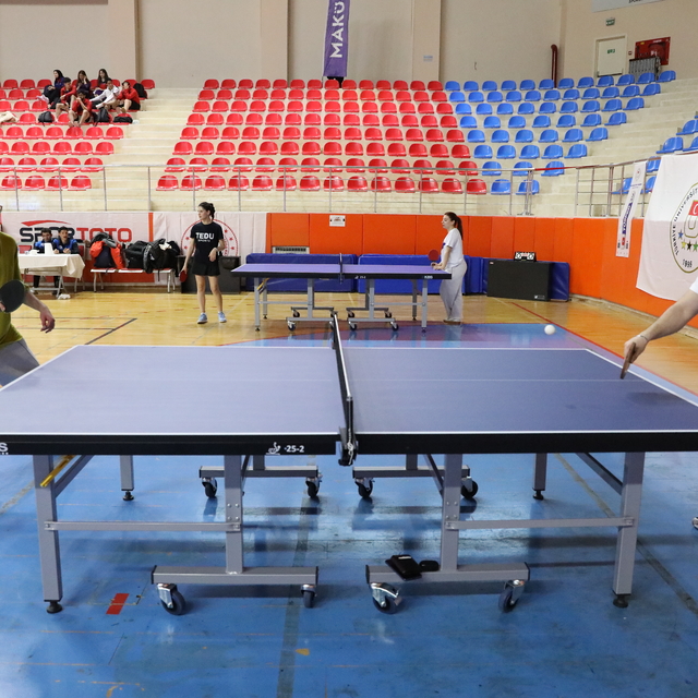 Ünilig Masa Tenisi Şampiyonası Burdur'da başladı