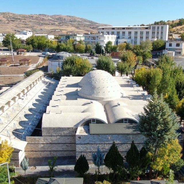 Çermik kaplıcaları ziyaretçilerini ağırlıyor