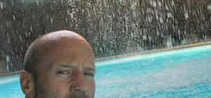 İngiliz oyuncu Antalya'da tatil yapıyor