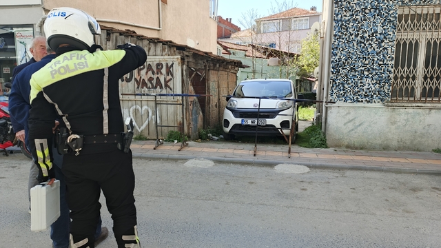 Kaldırımı kapatan bariyer kazaya neden oldu: 2 yaşındaki çocuk yaralandı