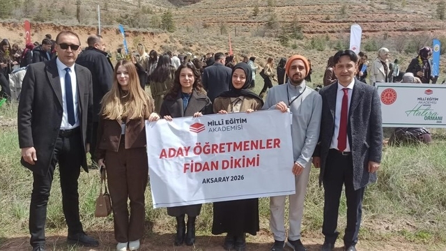 Aksaray'da aday öğretmenler fidanları toprakla buluşturdu