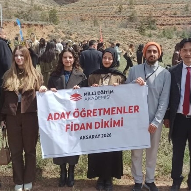 Aksaray'da aday öğretmenler fidanları toprakla buluşturdu