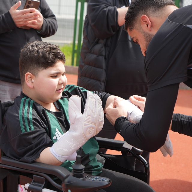 DMD hastası Eray'ın Kocaelispor antrenmanı heyecanı
Kocaelispor antrenmanın...