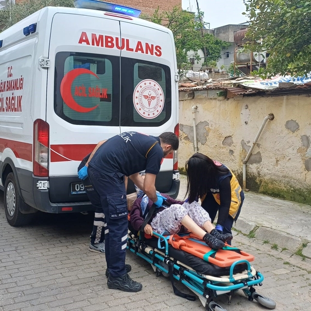 Evin bahçesinde düşen yaşlı kadın için ekipler seferber oldu