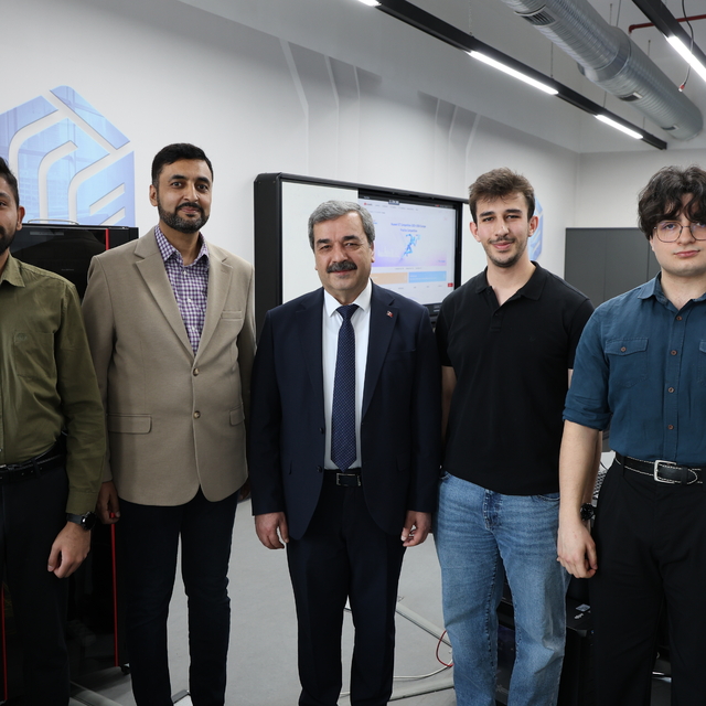 SBTÜ'lü öğrenciler, Huawei ICT Competition Avrupa Bölge Finali'nde birincil...