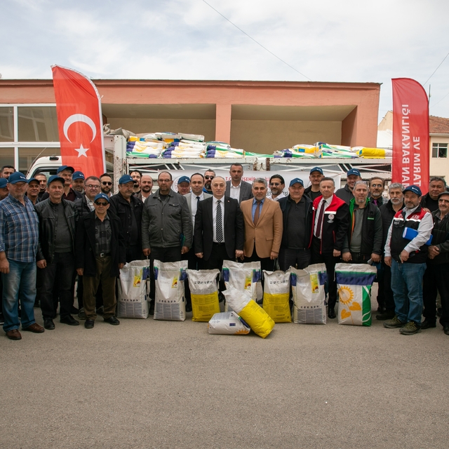 Eskişehir'de üreticilere hise destekli yağlık ayçiçeği tohumu
92 Üreticiye...