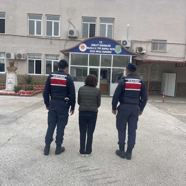 Çeşitli suçlardan aranan 2 şahıs Aydın'da yakalandı