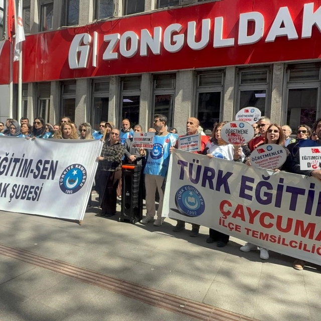 Zonguldak'ta eğitimciler Şanlıurfa'daki okul saldırısını protesto etti