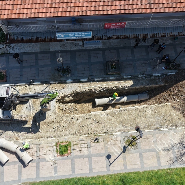 Selendi'ye 6 milyonluk altyapı hamlesi
Yenicami Mahallesi'nde kronik sorunl...