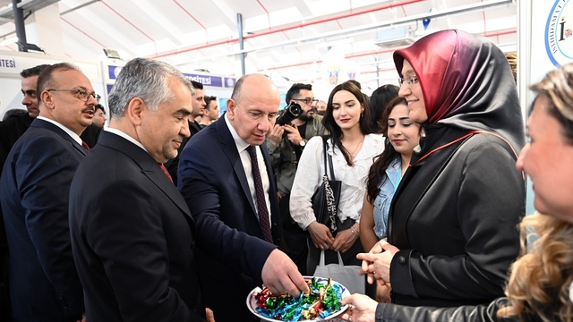 Rektör Kibar'dan gençlere kariyer vurgusu