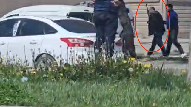 Diyarbakır'da inşaat işçisi, silahlı saldırıda ağır yaralandı