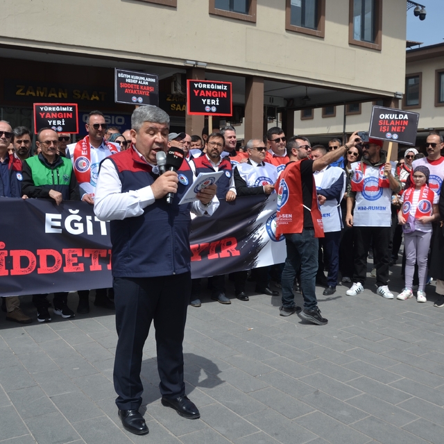 Balıkesir'de Eğitim-Bir-Sen'den Siverek saldırısına protesto