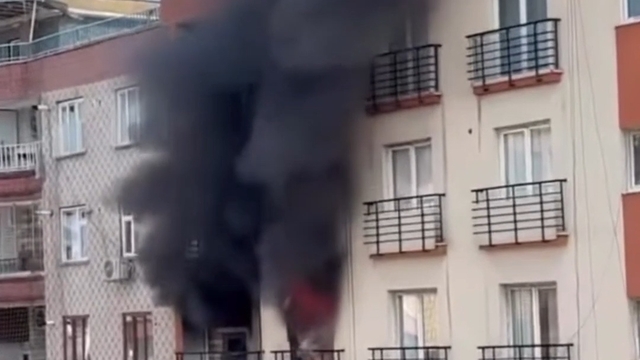 Diyarbakır'da 7 katlı apartmanda yangın; 5 kişi dumandan etkilendi