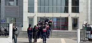 Karadeniz'de ele geçirilen 200 kilogram uyuşturucuyla ilgili 5 zanlı tutuklandı Teknede yakalanan 6 şüpheliden 2'si Bulgaristan uyruklu